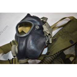 Lightweight service gasmask in bag  - 6