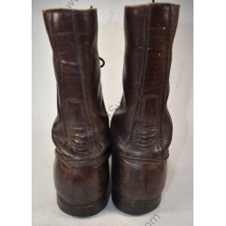 Jump boots, size 8 A