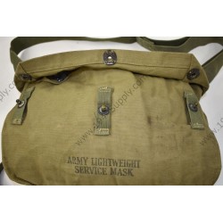 Lightweight service gasmask bag