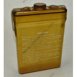 E-17 survival kit flask, rations & general items