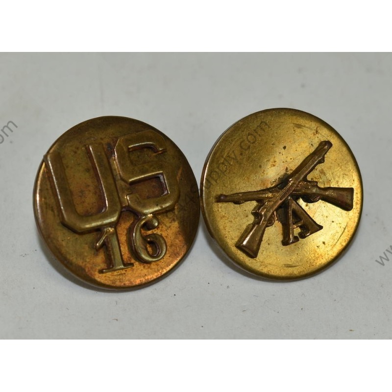 16th Infantry Regiment (1st Division) collar disk set A Company