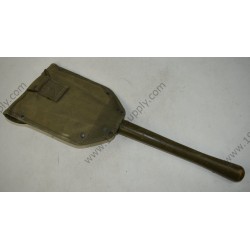 M-1943 Folding shovel & carrier