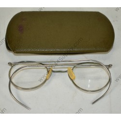 GI spectacles, ID-ed