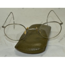 GI spectacles, ID-ed