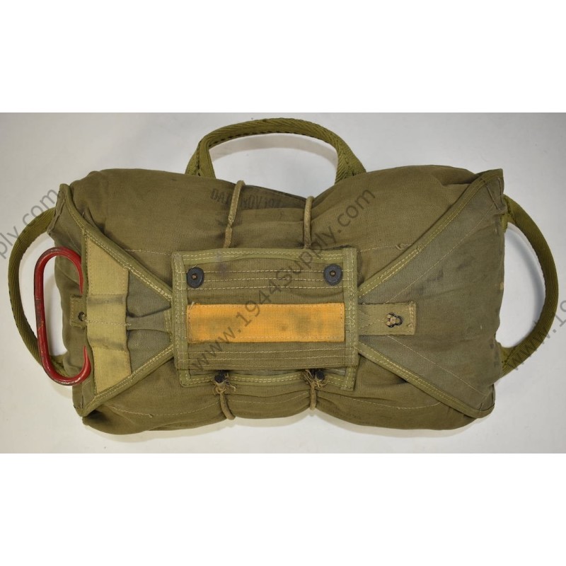 A-4 chest parachute pack