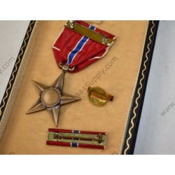 Bronze Star medal set in coffin case