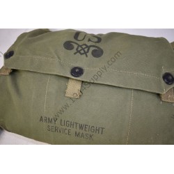 Lightweight service gasmask bag