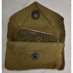 Pochette à pansement avec pansement