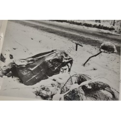 Photo of dead GI in the snow, Belgium