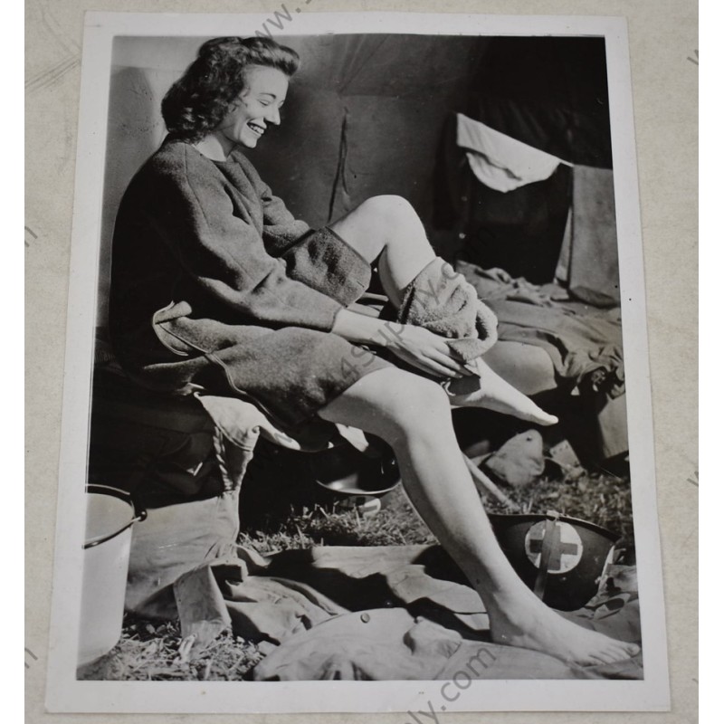 Photo of nurse having a footbath in helmet