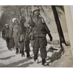 Photo de parachutistes dans les Ardennes