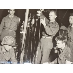 copy of Photo d'un médecin traitant un soldat allemand.
