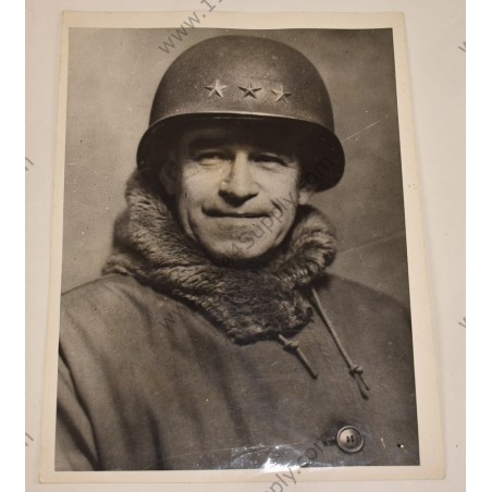 Photo du lieutenant-général Omar N. Bradley