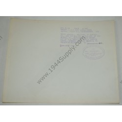 Photo de GI's de la 26e Division au cimetière allemand