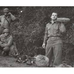 Photo of replacements receiving lecture on mines