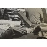 Photo d'un soldat avec un tourne-disque dans le sud de la France