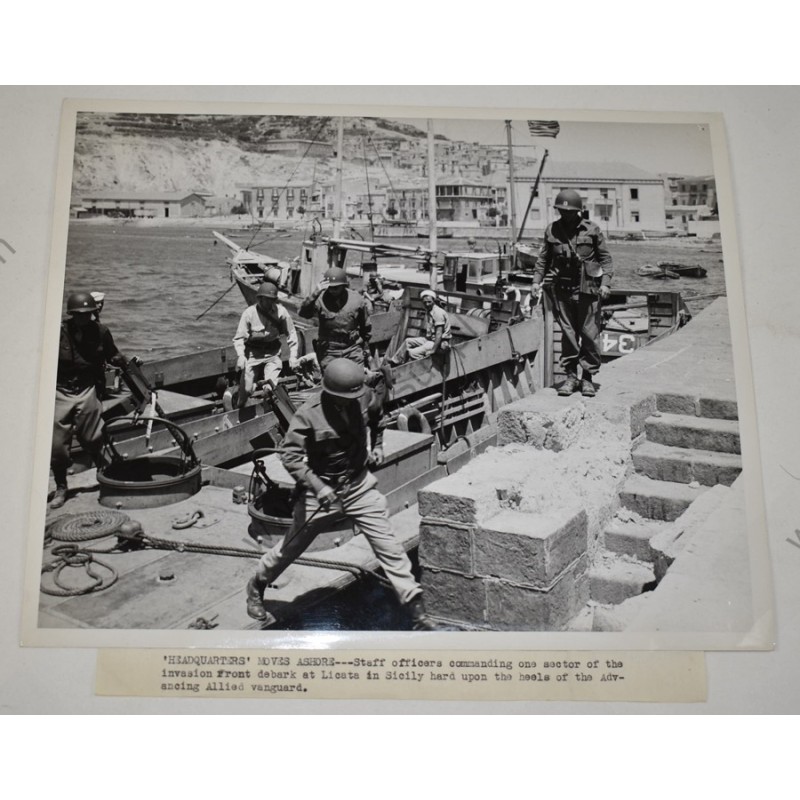 Photo du général Patton débarquant en Sicile
