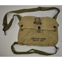 Lightweight service gasmask bag