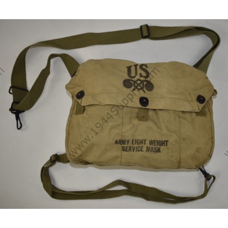 Lightweight service gasmask bag