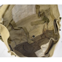 Lightweight service gasmask bag