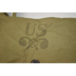 Lightweight service gasmask bag