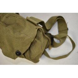 Lightweight service gasmask bag