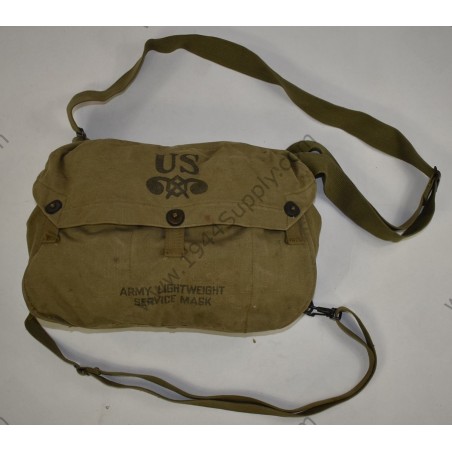 Lightweight service gasmask bag