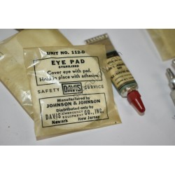Eye dressing set
