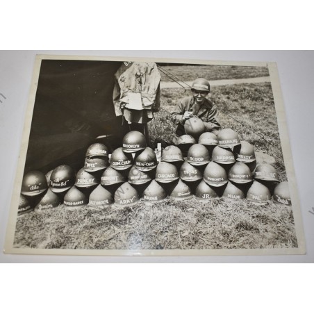 Photo of 4th Division painted liners