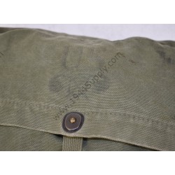 Lightweight service gasmask bag