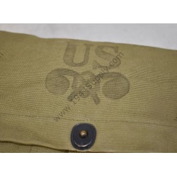 Lightweight service gasmask bag
