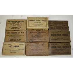 Sélection de boîtes médicales vides