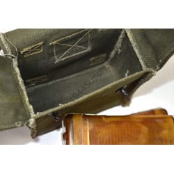 E-17 survival kit, pouch with two flasks