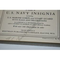 Un guide des insignes, drapeaux et décorations de l'US NAVY