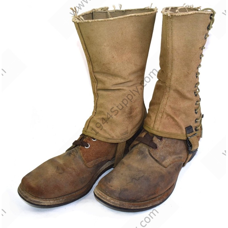 Service shoes of turned leather