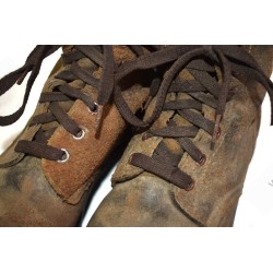 Service shoes of turned leather