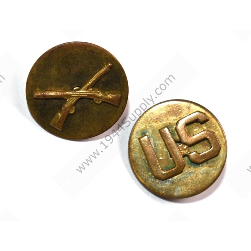 Infantry collar disk set