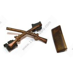 Officer's crossed rifles & 2nd Lieutenant insignia set