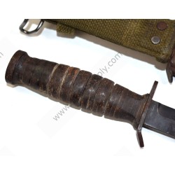 Couteau de combat M-3 dans fourreau M-8