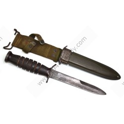 Couteau de combat M-3 dans fourreau M-8