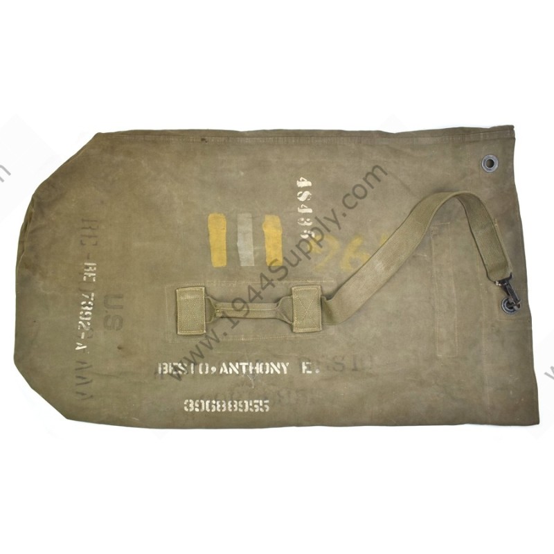 Duffle bag with painted color code, ID-ed
