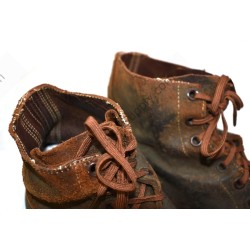 Service shoes of turned leather