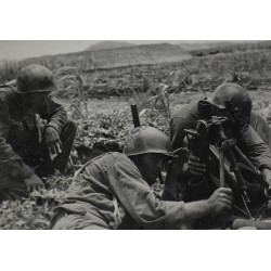 Photo de GI's tirant au mortier de 61 mm