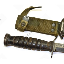 Couteau de combat M-3 dans fourreau M-8