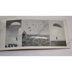 Livret 1943 Parachute Training  - 9