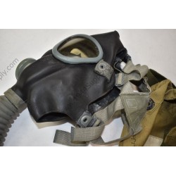 Lightweight service gasmask in bag  - 8
