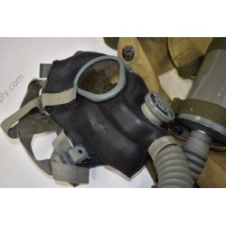 Lightweight service gasmask in bag  - 9