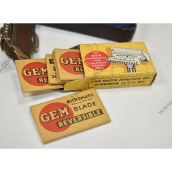 GEM Junior razor in case